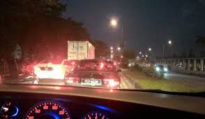 On 6th december, 2010 around 3.20 pm, chief minister of penang, lim guan eng together with state assemblymen and the secretary of the penang municipal. Thousands Of Penangites Were Stuck In A 3 Hour Traffic Jam Due To Road Closure