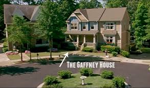The joneses are seen as role models in the movie, and yet clearly they're flawed and, more important, happily so. Inside The Real Houses From The Movie Keeping Up With The Joneses