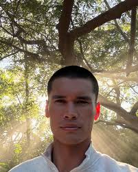 ADRYAN HANSON (@adryanhanson) • Instagram photos and videos