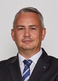 Sehr geehrte Damen und Herren