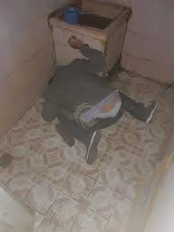 Kaca shower kamar mandi disebut juga dengan kubikal kamar mandi, partisi toilet, shower screen, shower box, shower encloser, tirai mandi, shower tray. Diduga Serangan Jantung Seorang Perangkat Desa Di Jember Tewas Di Kamar Mandi Faktualnews Co
