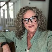 Vanessa Dell's Instagram, Twitter & Facebook