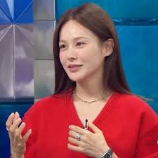 Ivy Discusses Song Seung-heon Rumor and Musical Career