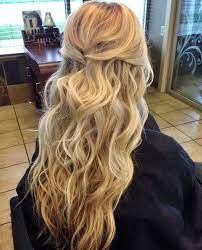 Here are some of the most gorgeous and beautiful beach wedding hairstyles that you can go for in order to make you perfect on a perfect day. Stephanie Brinkerhoff On Instagram Beachy Wedding Hair Hairandmakeupbysteph Beachy Wedding Hair Hair Styles Hair Waves