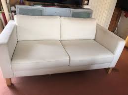 Darüber hinaus bietet seats and sofas ihnen ein großes sortiment an wohnlandschaften , ecksofas und sesseln. Sofa 2 Sitzer Von Ikea Kaufen Auf Ricardo