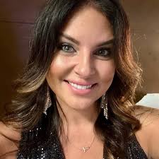 According to Cosmopolitan, Taylor Swift is in negotiations to perform at  the 2026 Super Bowl Half-time show "The NFL would like to make the  announcement sometime right before Thanksgiving."