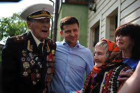 Ветеран іван залужний, 97 років, запоріжжя, розповідає, що хотів відзначити день перемоги у 2015 році разом з. Zelenskij U Den Pam Yati I Primirennya Privitav Kapitana Vms Srsr I Zv Yazkovu Upa Portal Novin Lb Ua