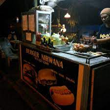 If you love ramly burgers, you'll be sad to know that the he cooked a ramly burger, replacing the usual patty options with a pork patty and called it the p.ramly burger. Taman Nirwana Ramly Burger