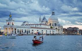 Il nostro portale è sia una guida di. Summer In Venice Cinema Theatre Art And Scents