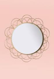 Porte Manteau Mural Dore Avec Boules Blanches Dore Blanc Maison Vetement Et Deco Cyrillus Porte Manteau Mural Decoration Decoration Chambre Bebe