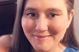 Lori Catt's Instagram, Twitter & Facebook