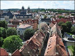 Die krämerbrücke ist eines der bedeutendsten mittelalterlichen baudenkmale in erfurt. Kramerbrucke Erfurt Thuringen