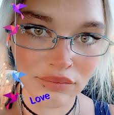 Who lives or owns the trailer