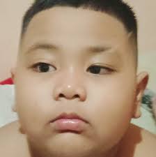 China's latest carrier-based Airborne Early Warning and Control (AEW&C)  aircraft, the Xi'an KJ-600 (top), is a copy of the proven US Grumman E-2  Hawkeye. The E-2 Hawkeye (bottom) was the first purpose-designed