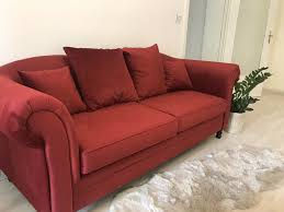 3+1 sitzer couch polster garnitur chesterfield samt couchen sofa textil sofas. Couch Sofa Samt Bordeaux Rot Kissen Dreisitzer In Berlin Neukolln Ebay Kleinanzeigen