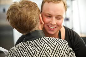 Daniel Tjernström lagade Umeås bästa gatukäk och fick förutom en stor kram  av Ella Nilsson motta presentkort på Malmö Aviation, ICA Kvantum och  Polarbröd. Grattis Daniel!