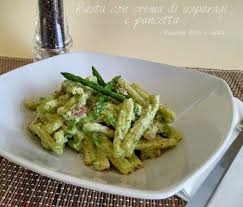 Eliminate la parte finale nel punto in cui si spezza piegando il fusto degli trasferitela nella padella con le punte degli asparagi (7) e saltatela per qualche secondo. Pasta Con Crema Di Asparagi E Pancetta Ricette Asparagi Piatti Italiani