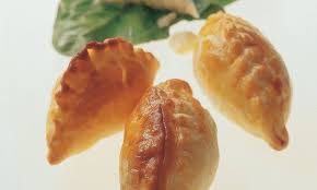 Empanadas Mit Frischkase Und Spinat Rezept Swissmilk Rezept Rezepte Empanadas Lebensmittel Essen