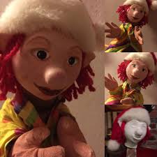 Just thought you might like to see Elf Pam 's workshop￼