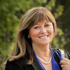 Julie Delorenzo's Instagram, Twitter & Facebook