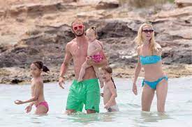 Nata a palermo il 30 giugno 1978, sotto il segno zodiacale del cancro, eleonora abbagnato ha trascorso la sua infanzia in una famiglia in cui lo sport ha. Eleonora Abbagnato E Federico Balzaretti In Vacanza A Formentera Con I Figli Gentevip It Gossip News