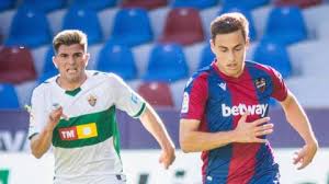 Free kick in a good position for levante ud! Levante Vs Elche Highlights