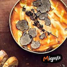 Gebackener Vacherin Mont D Or Mit Truffel Rezept In 2020 Rezepte Lebensmittel Essen Essen