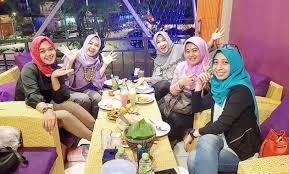 Tercatat ada tujuh kawasan industri di cikarang yang sudah berdiri hingga saat ini. 10 Tempat Rumah Makan Di Cikarang Restoran Baru Enak Murah Favorit Kekinian Nyaman Recommended Jejakpiknik Com