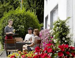Discover everything you need to know about gedichte an die natur—a hiking attraction recommended by 91 people on komoot—and browse 29 photos & 3 insider tips. Bett Bike Hotel Haus Dumicketal Unterkunft