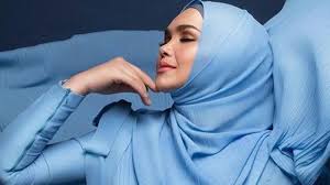 سيتي نورهاليزا بنت تارودين ; Chord Kunci Gitar Dan Lirik Lagu Jerat Percintaan Siti Nurhaliza Tapi Pabila Aku Sedar Diri Tribunstyle Com