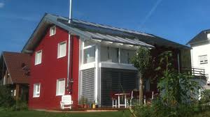 Town & country bietet ihnen jede hausserie in 2 verschiedenen varianten an. Holzhaus Als Ausbauhaus Gunstig Bauen Bio Solar Haus