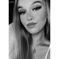 𝔭𝔞𝔲𝔩𝔦𝔫𝔢.𝔪𝔲𝔩𝔩𝔢𝔯 (@pauline.muller)