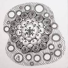 今晚完成的作品 感覺像水中的泡泡 zentangle pokeroot nipa vitruvius journal zentangle plates tableware