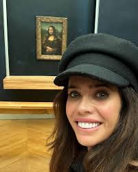 Sindia Torres's Instagram, Twitter & Facebook