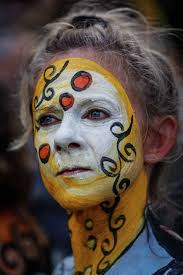 New Yorkers strip down for body painting day