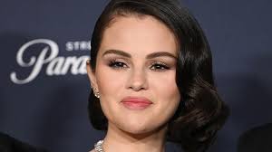 Sabrina Carpenter Calls Out a 'Manchild' in New Single Announcement: 'This  One's About You'