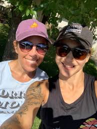 1️⃣0️⃣0️⃣0️⃣ One THOUSAND check-ins. One THOUSAND hours of physical  activity. One THOUSAND alarm clocks, early mornings, restful or restless  nights of sleep. One THOUSAND times these gals said YES, my body will