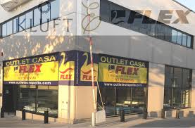 The hotel is localed in san sebastian de los reyes near madrid that you can get there by public transport otherwise if you go by car like we did you can reach it easy, you have plenty free parking outside the hotel. Nueva Tienda Outlet Casa En San Sebastian De Los Reyes