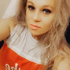 Nicole Wade's Instagram, Twitter & Facebook