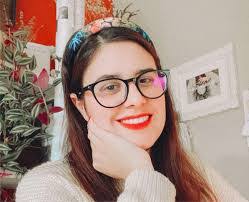 Cara Bartlett's Instagram, Twitter & Facebook