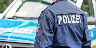 Alle vier jahre lebt dort für vier wochen das mittelalter auf. Polizei Schreitet Mit Grossaufgebot Bei Clan Hochzeit Ein