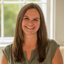 Kerrie Willis's Instagram, Twitter & Facebook