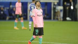Lionel messi scored twice and played a key role in other goals as barcelona hit five in their final la liga game of the season. Alaves Barcelona Uno A Uno Del Barcelona Vs Alaves Messi Mas Impreciso Que Nunca Marca Claro Colombia