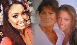 Sophie onstage at coachella in 2019. Sophie Gradon Dead Love Island Star S Family Pay To Unlock Star S Phones Celebrity News Showbiz Tv Express Co Uk