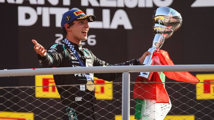 Kimi Antonelli hace historia en Monza con una remontada espectacular