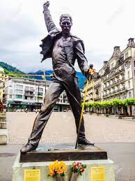 Statue of freddie mercury overlooking lake geneva in montreux, switzerland a statue in montreux, switzerland, by sculptor irena sedlecká , was erected as a tribute to mercury. Montreux Schweiz 26 Juni 2012 Freddie Mercury Bronze Statue Ein Britischer Sanger Und Der Lead Sanger Der Rockband Queen Am Genfer See Montreux Schweiz Europa Lizenzfreie Fotos Bilder Und Stock Fotografie Image 84536790