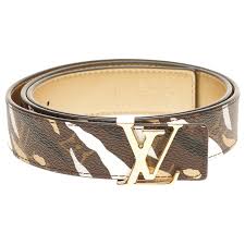 Entdecken sie unsere kollektion mit charakteristischen gürtelschließen. Louis Vuitton Louis Vuitton Lol Gurtel In Limitierter Auflage Liga Der Legenden Taille 85 Neue Bedingung Gurtel Leder Leinwand Braun Weiss Golden Ref 177558 Joli Closet