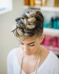 Let the holiday parties and party hairstyles begin! 60 Popular Party Hairstyles That Are Easy To Style