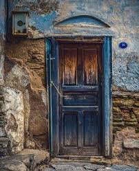 Pin Di Alessandra B Su Finestre E Porte Porte Dipinte Vecchie Porte Porte Blu