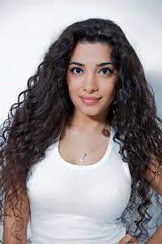 Current, historical, and projected population, growth rate, immigration, median age, total fertility rate (tfr), population density, urbanization, urban population, country's share of. 20 Samra Rahimli Ideen Dicke Lange Haare Frisur Dicke Haare Aserbaidschan